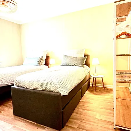 Business- # Guesthouse- Monteure Willkommen *