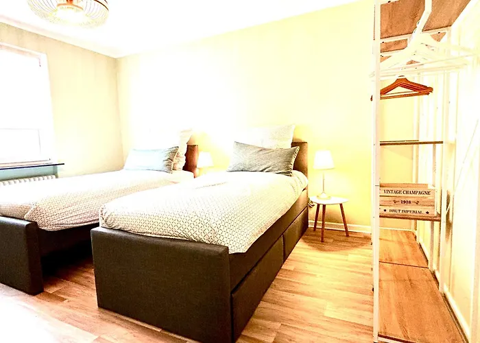 Business- # Guesthouse- Monteure Willkommen *